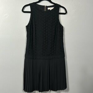 Loft Black Mini Eyelet Chiffon Pleated Skirt Scoop Neck size 2- gently used